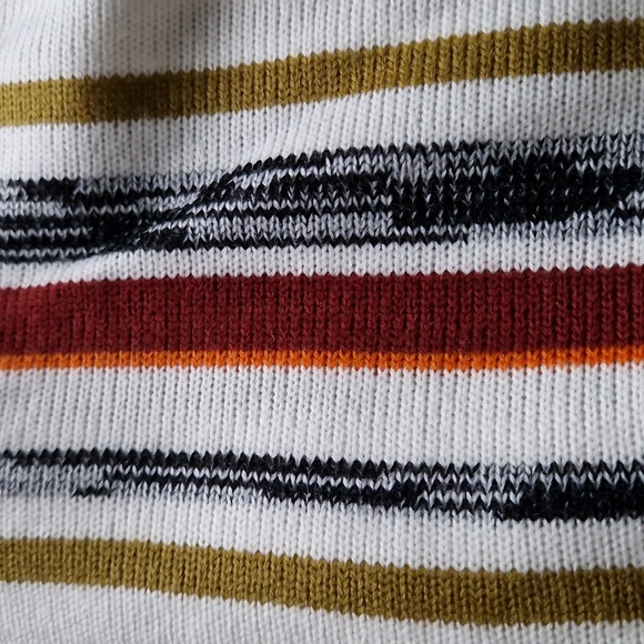 Sweater and capri as a set. - Picture 4 of 11